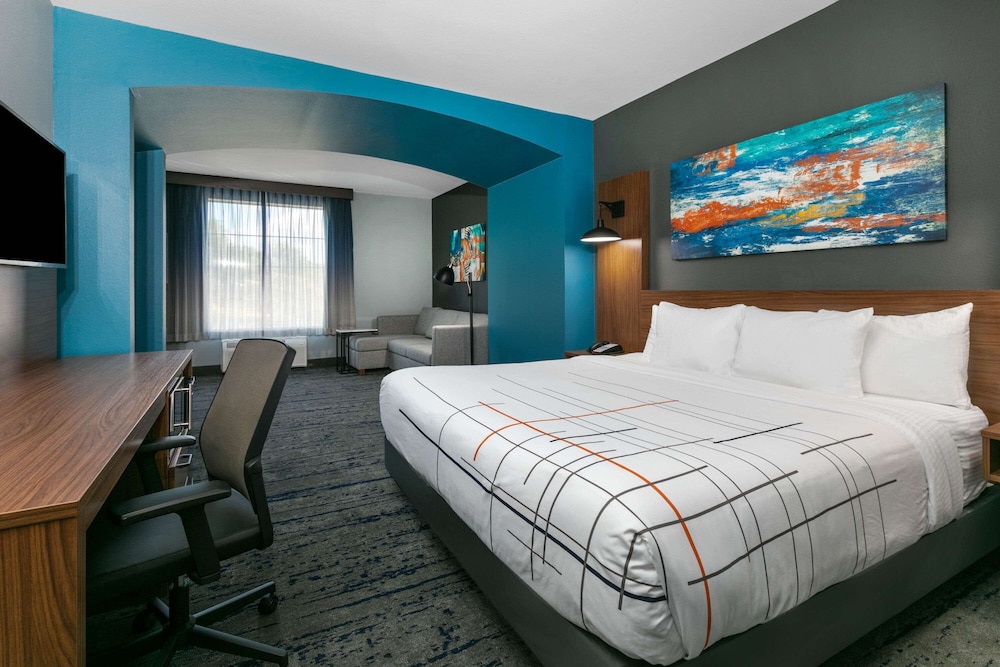 La Quinta Inn Suites Jacksonville 17/34