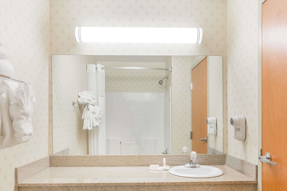 Quality Inn Huntington University Area 5/15