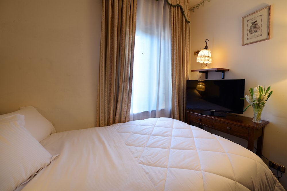 Hotel Villa Luppis 10/77