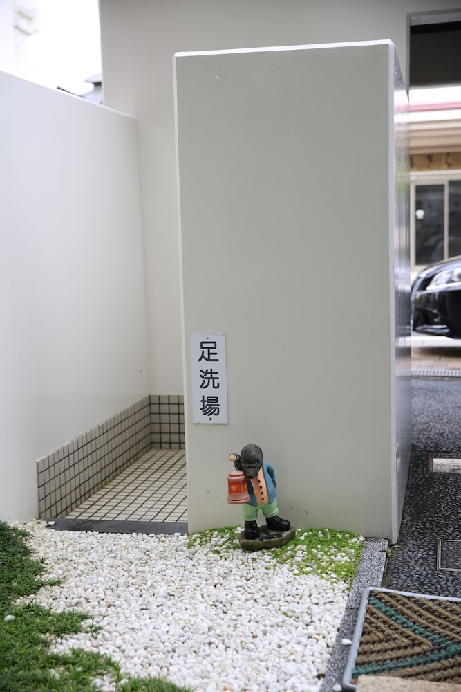Shinnishiki Hotel 64/68