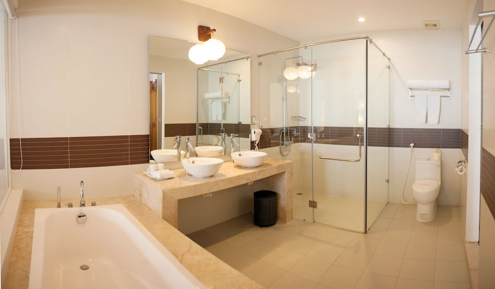 Vinh Hung Riverside Resort 77/78