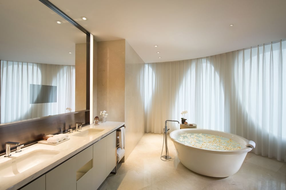 Conrad Beijing 18/85