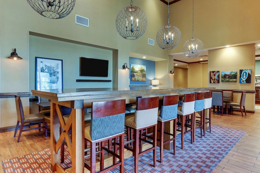 Hampton Inn & Suites Hartsville 61/76