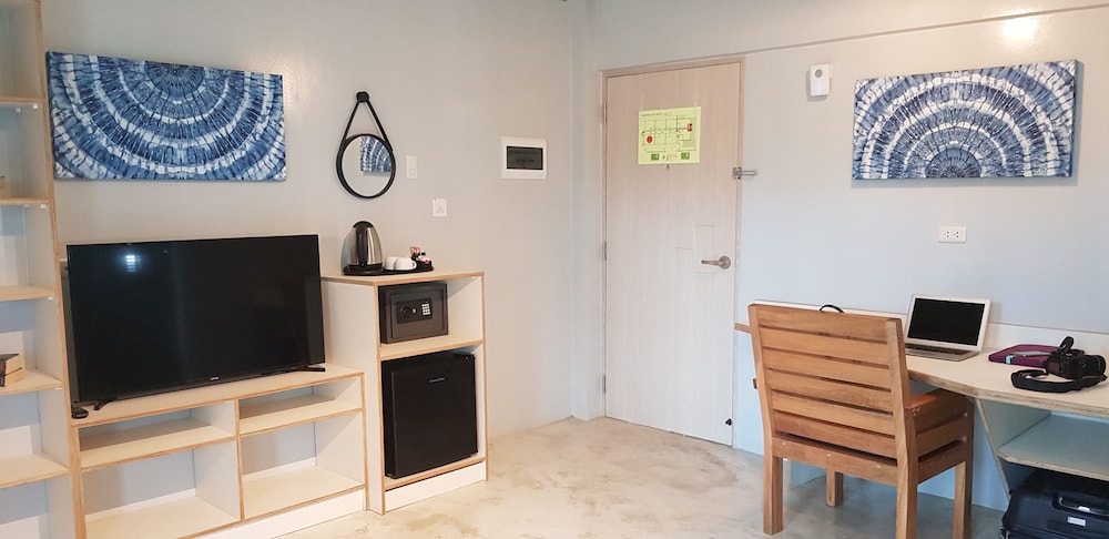 Reef Beach Resort 4/69