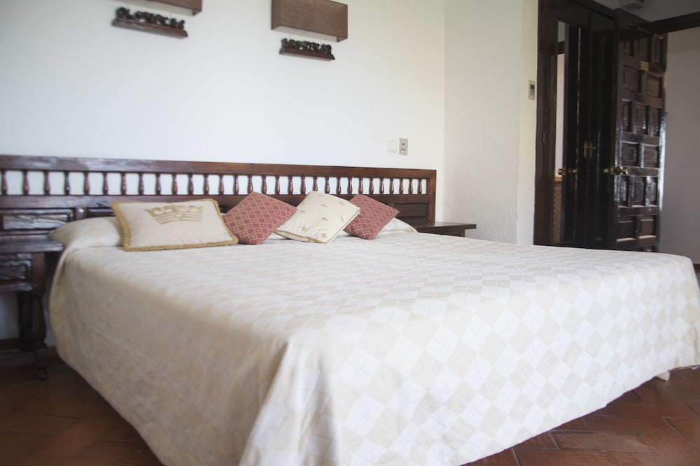 Juan Ii Hotel 5/50
