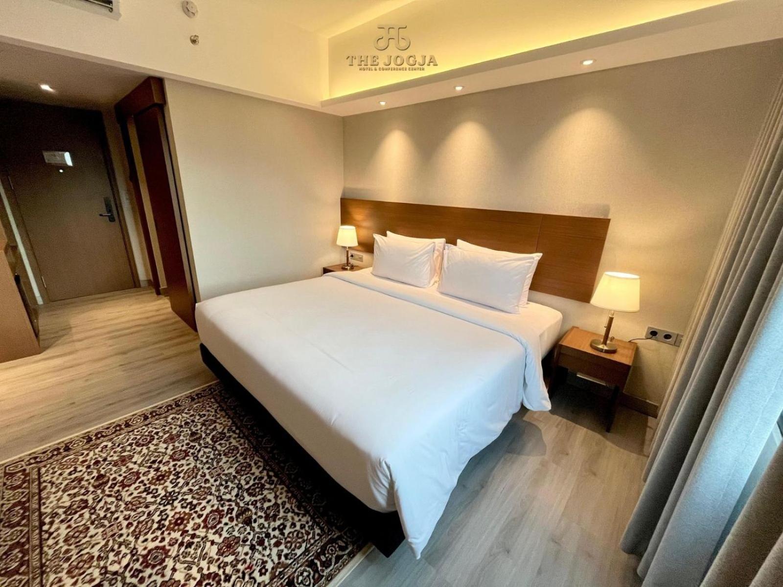 Deluxe, Double Bed