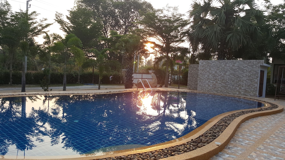 Pranburi Cabana Resort 66/72