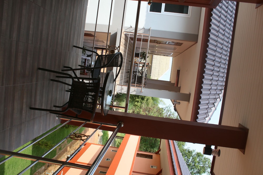Tamarind Twin Resort 33/49