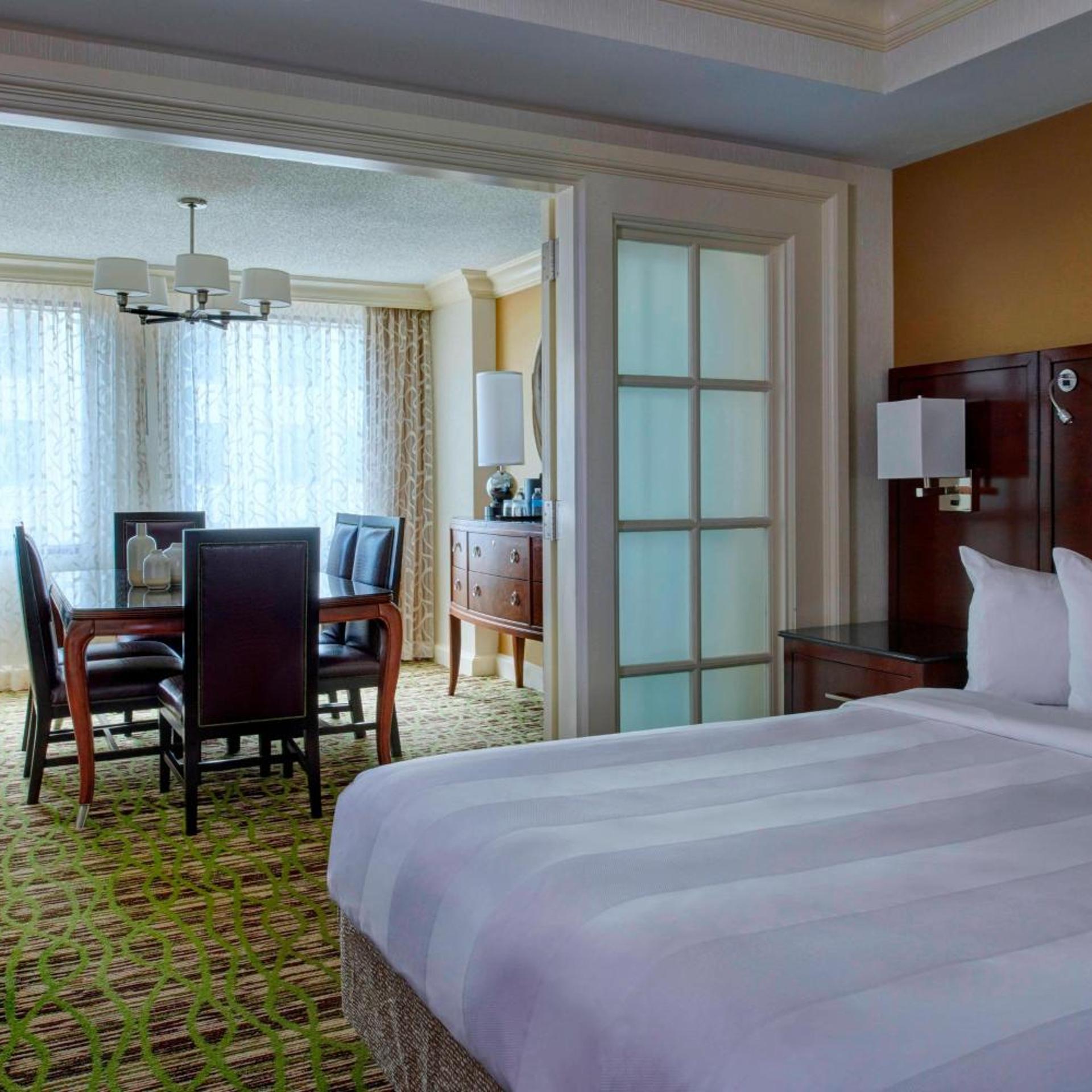 1 Bedroom, Governor, Suite, Queen Bed, Sofa
