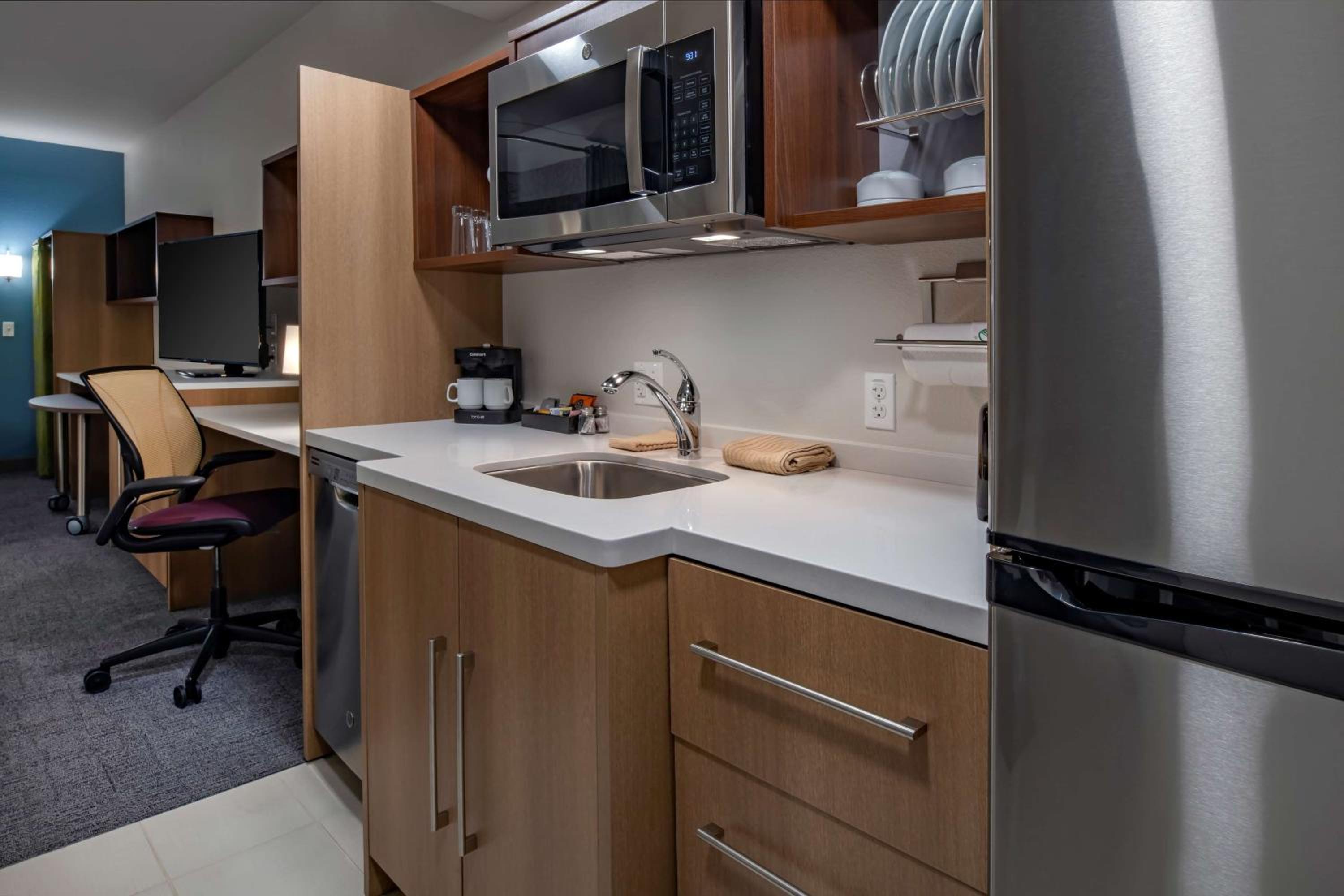 جناح بسرير كينج مع أريكة لذوي الإعاقة، Home2 Suites by Hilton Wayne 3/3
