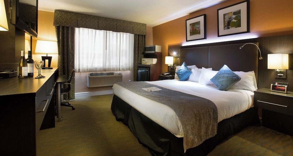 Prospector Hotel and Casino 26/75