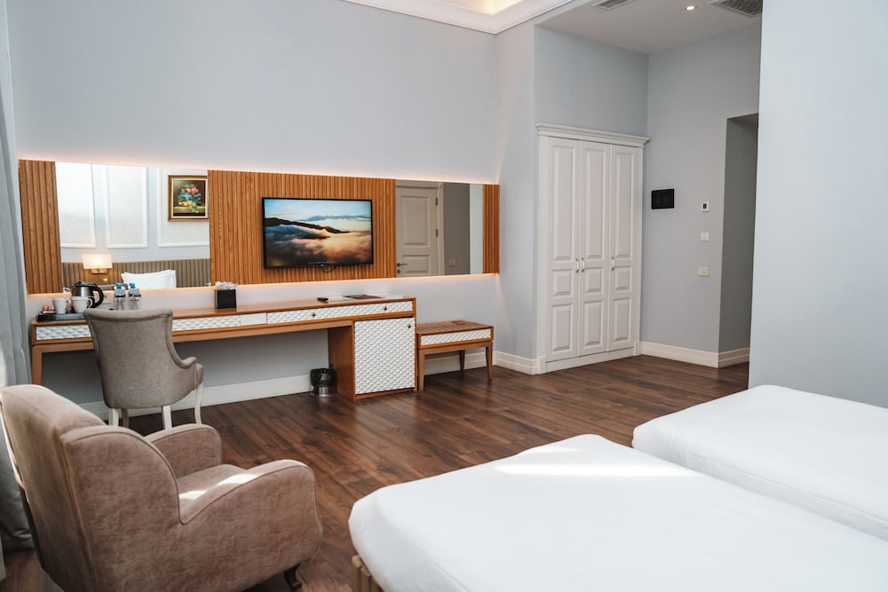 Superior, Twin Beds, Promenade Hotel 6/8