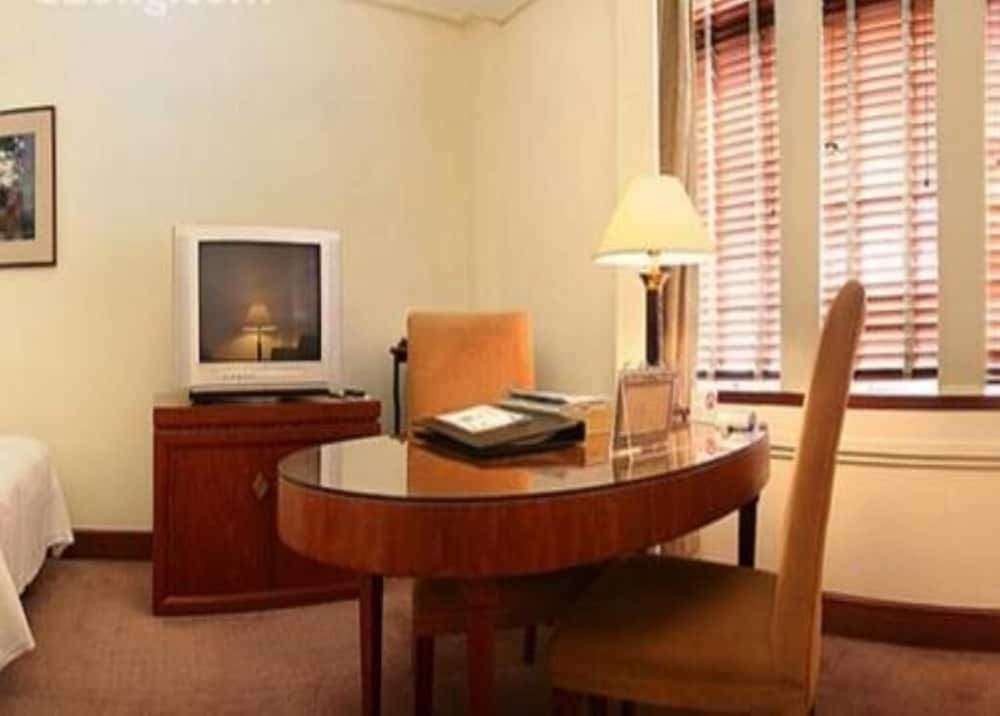 Jin Jiang Hotel 40/50