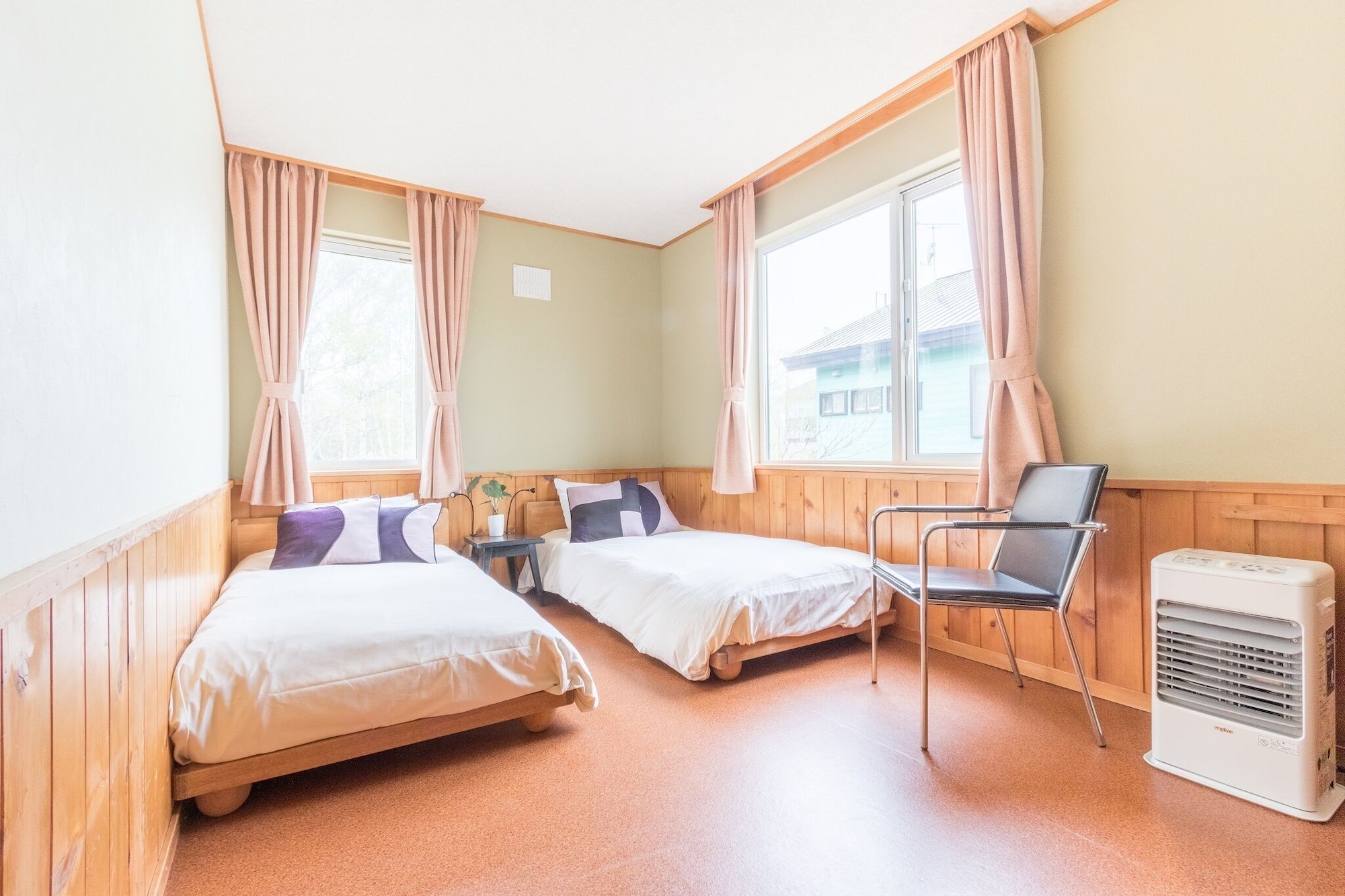 BASIC, TWIN BEDS, MOUNTAIN VIEW