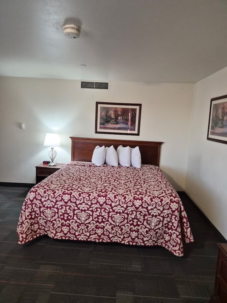 Alex Hotel and Suites Anchorage Airport 13/66