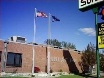 Sunlac Inn 2/24