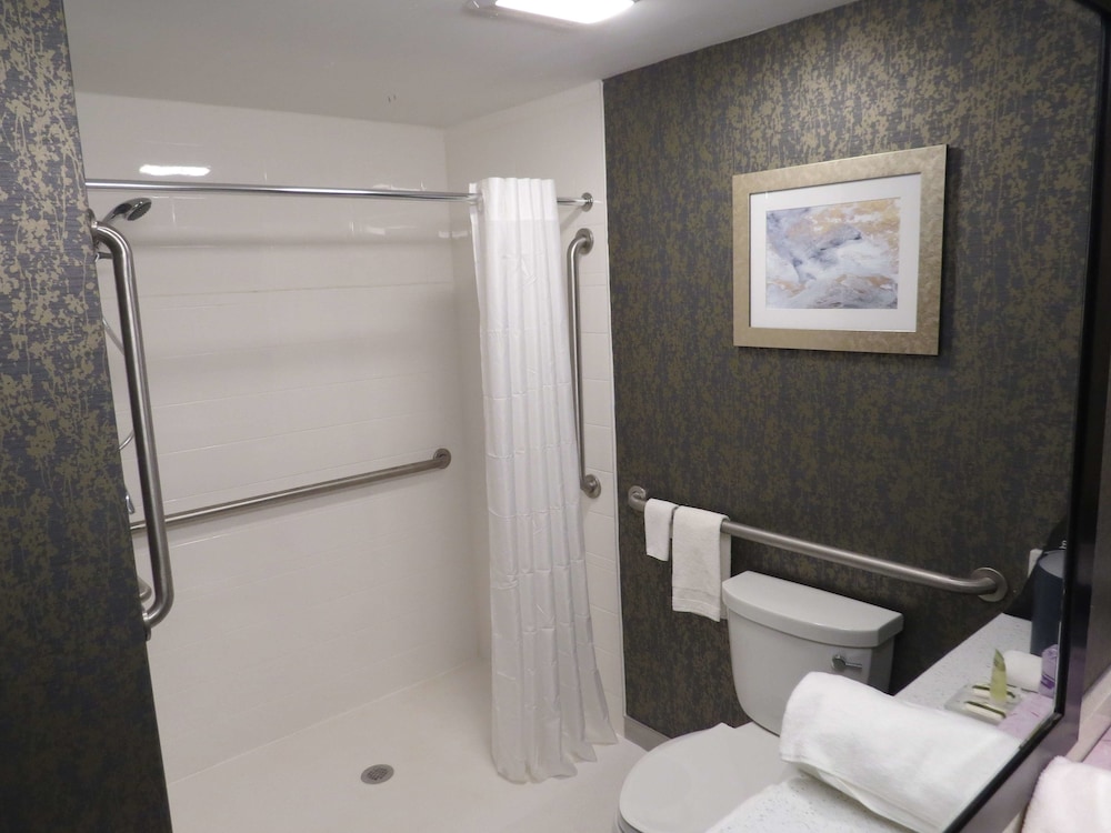 Best Western Plus Landmark Inn 14/43