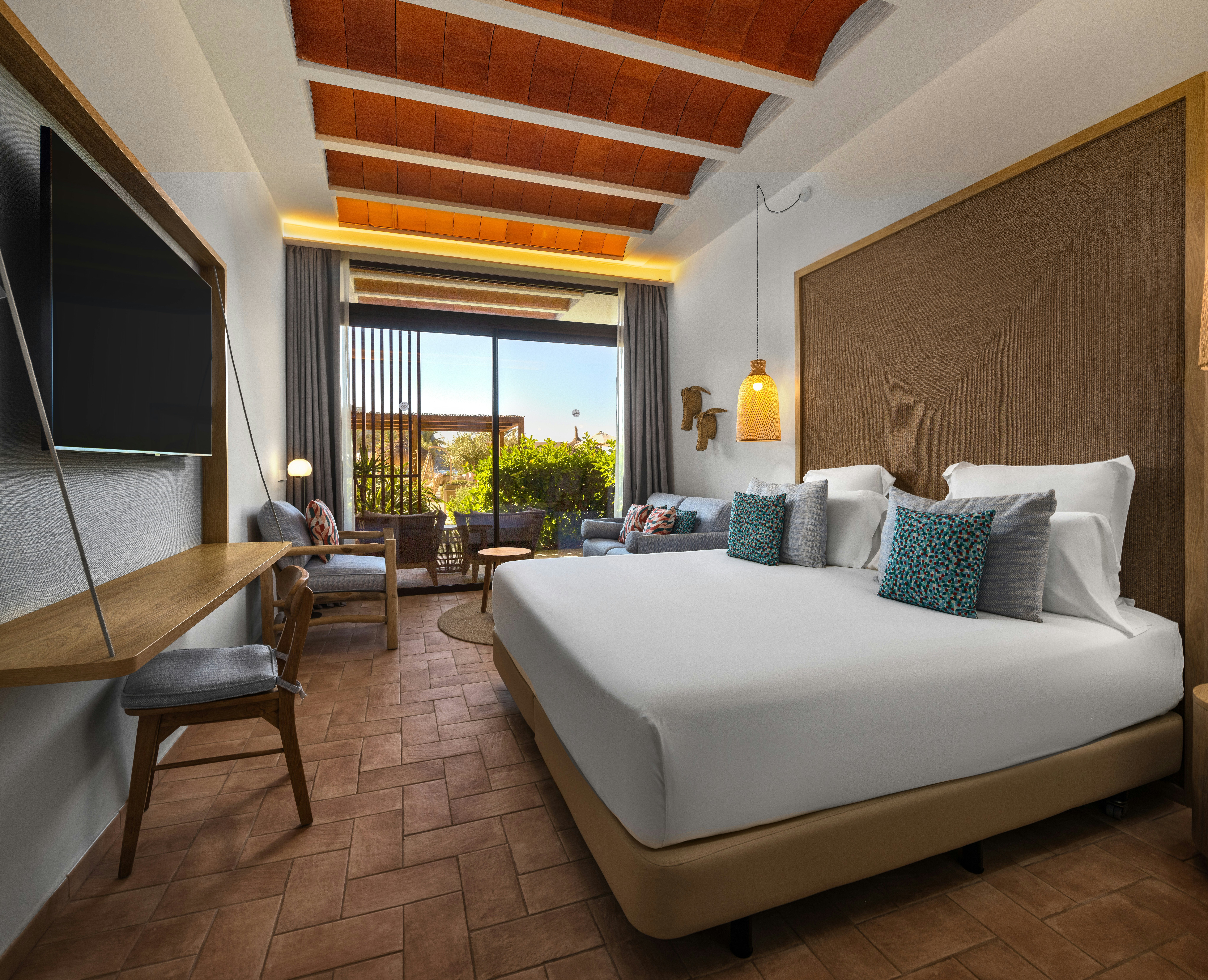 Deluxe, King Bed