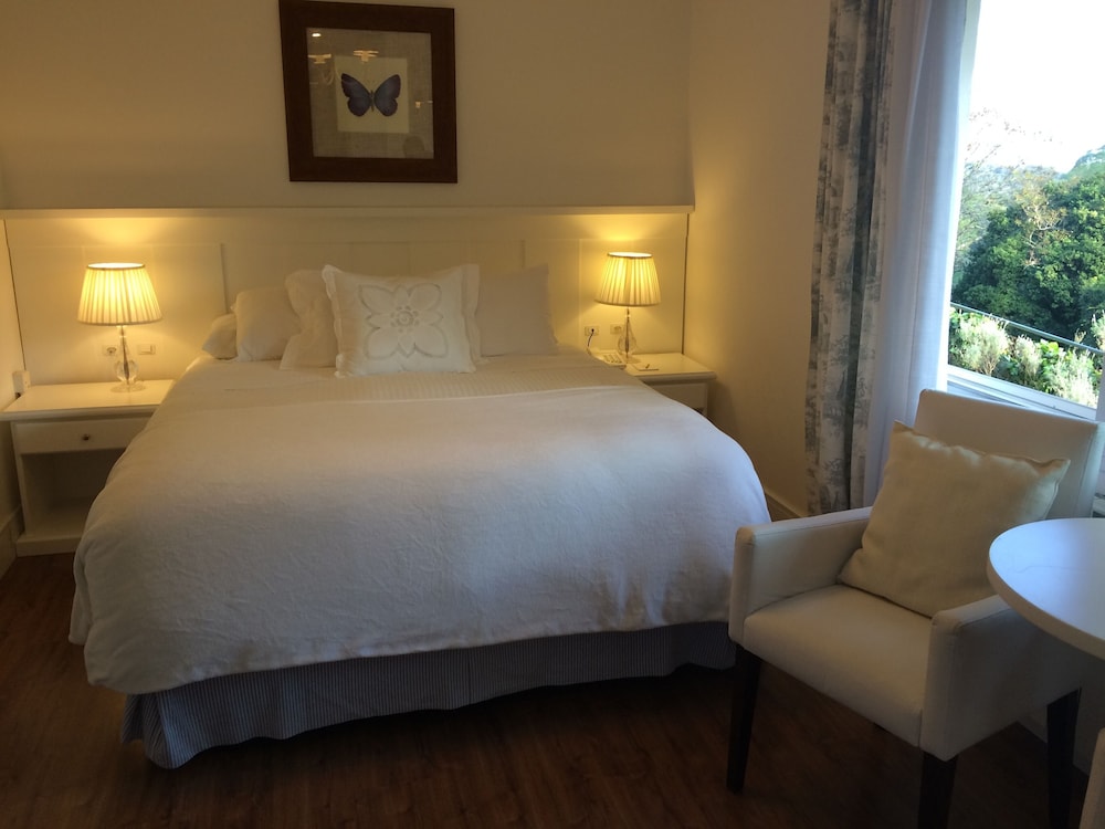 ECONOMY, QUEEN BED