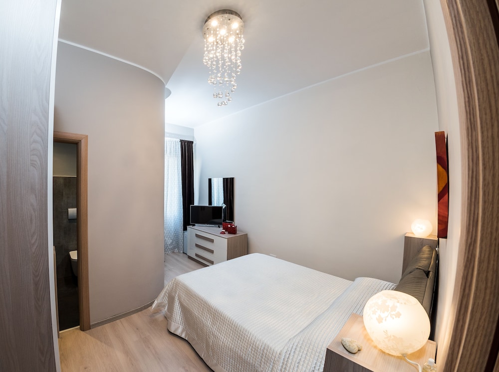 Ariston Suite 42/69