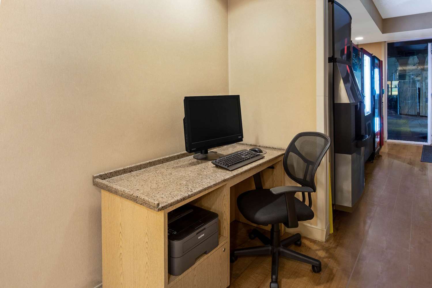 La Quinta Inn Suites By Wyndham West Palm Beach Airport 42/50