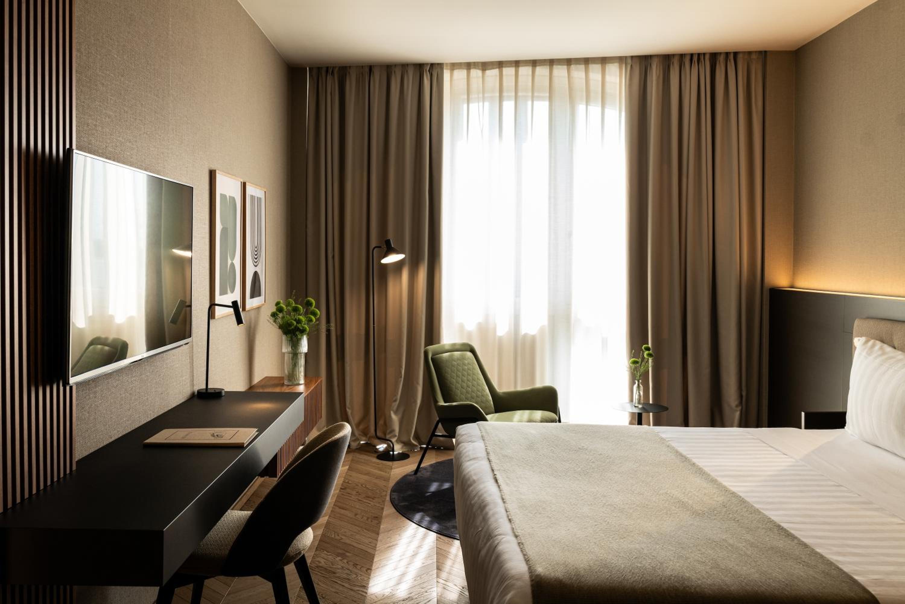 غرفة سوبيريور بسرير مزدوج، Litta Palace 5/8