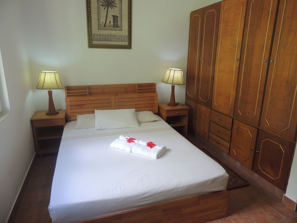 3 BEDROOMS, APARTMENT