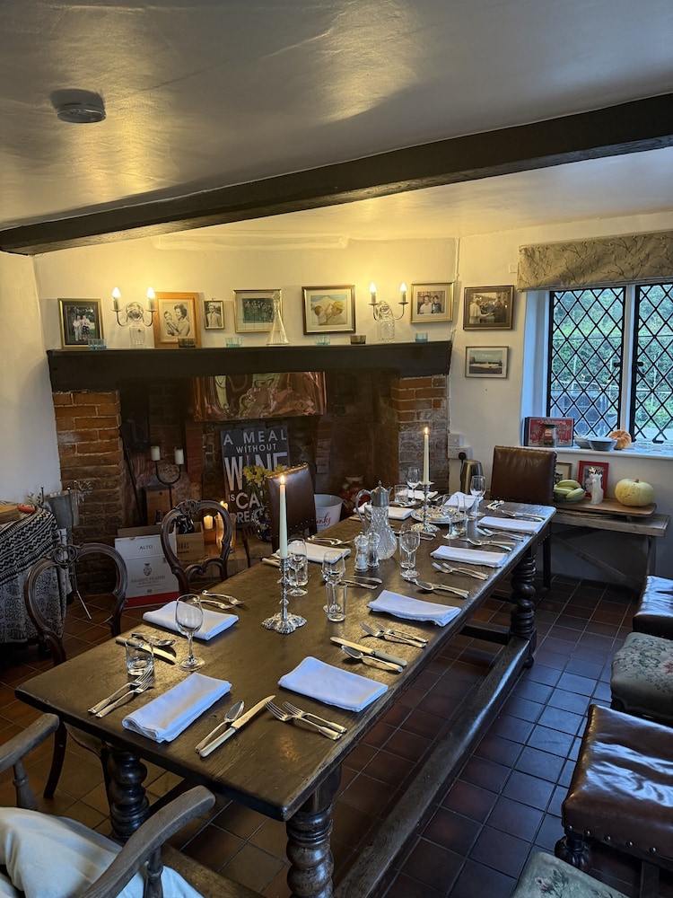 Dunsfold B&amp;B 35/44