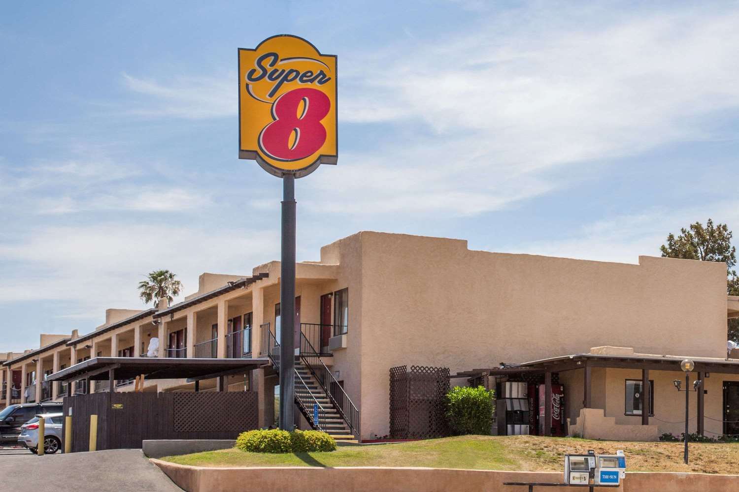 Super 8 By Wyndham Barstow 2/11