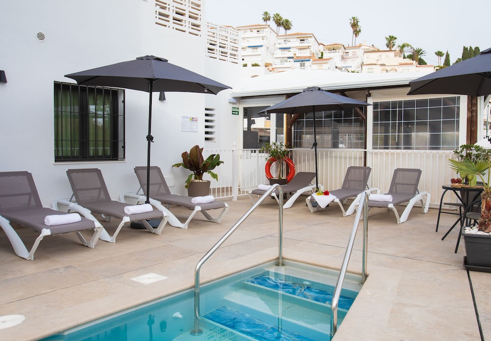 Boutique Rooms Playa Burriana 48/70