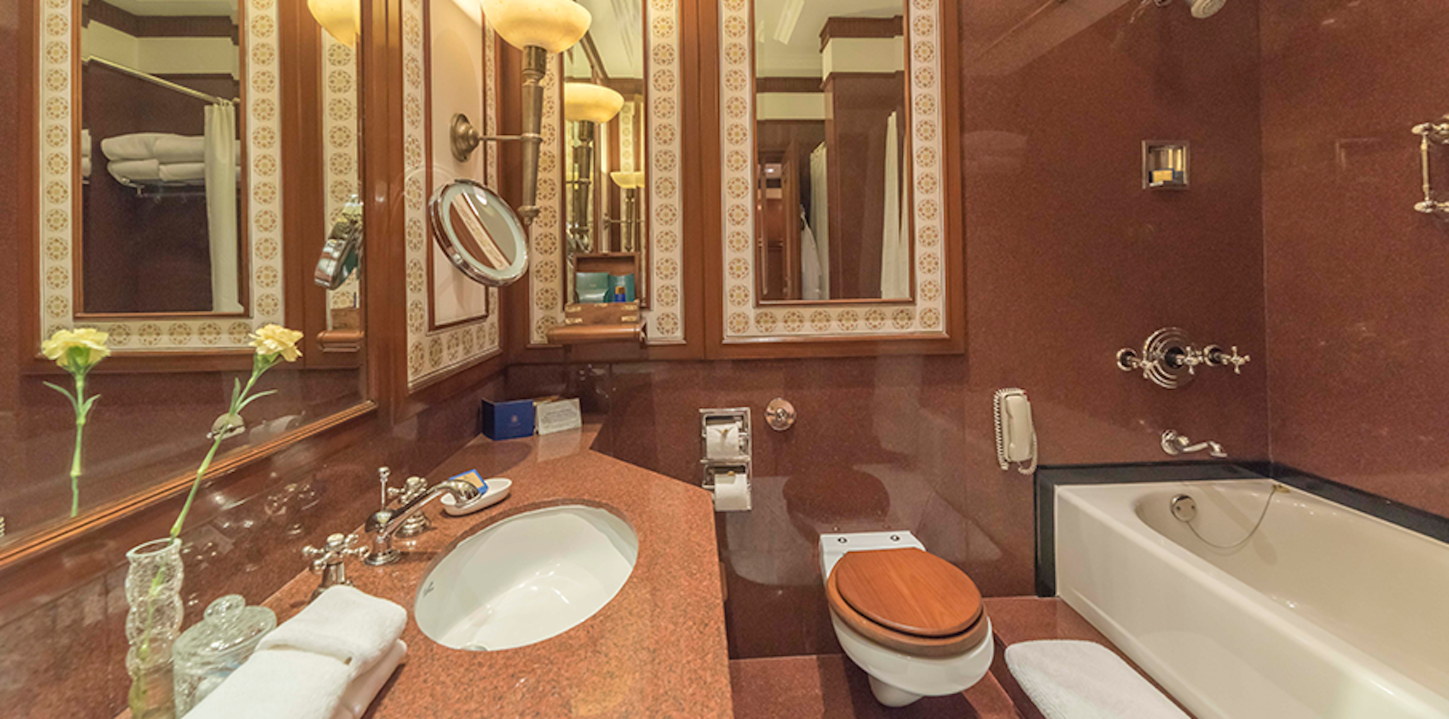 THE OBEROI GRAND 76/81
