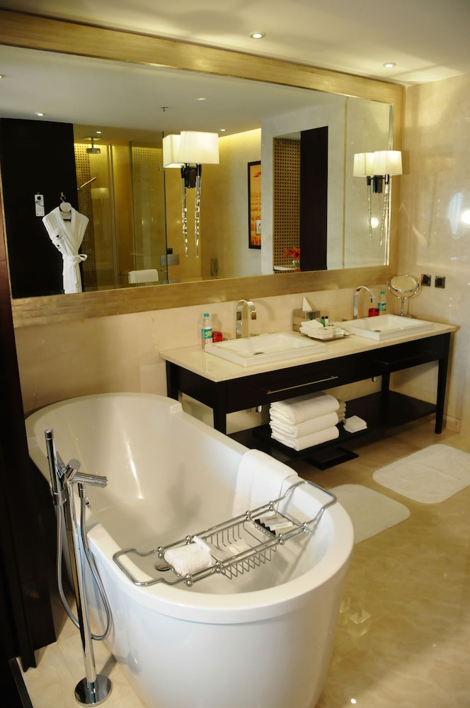 JW MARRIOTT HOTEL BENGALURU 37/49