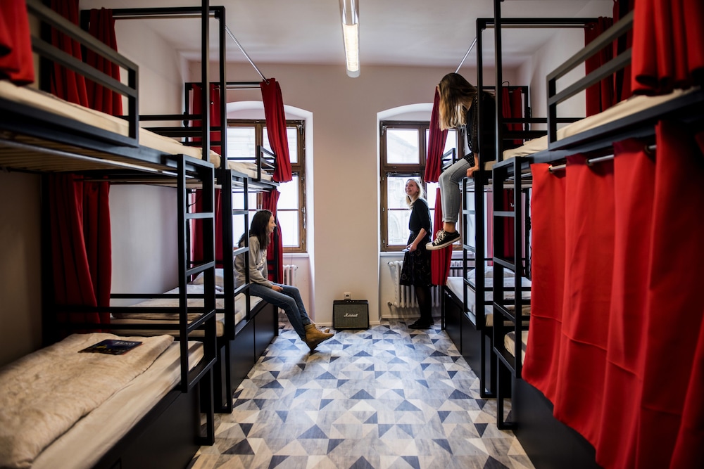Hostel Eleven 29/48