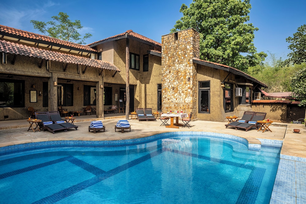 KEN RIVER LODGE 24/24