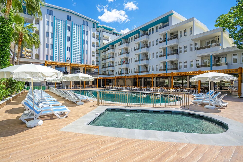 Blue Star Hotel 49/50