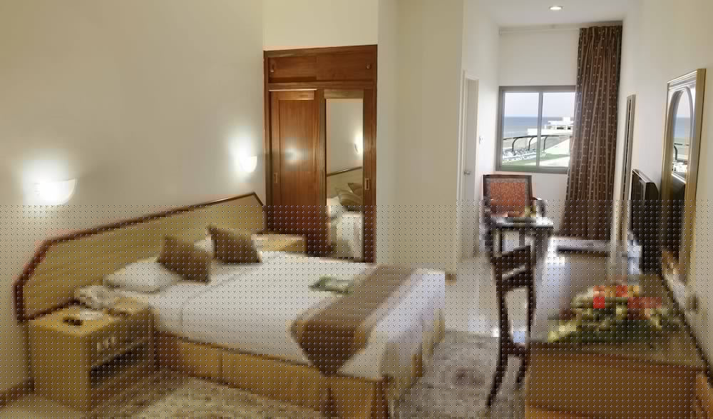 RESORT SUR BEACH HOLIDAY 7/33