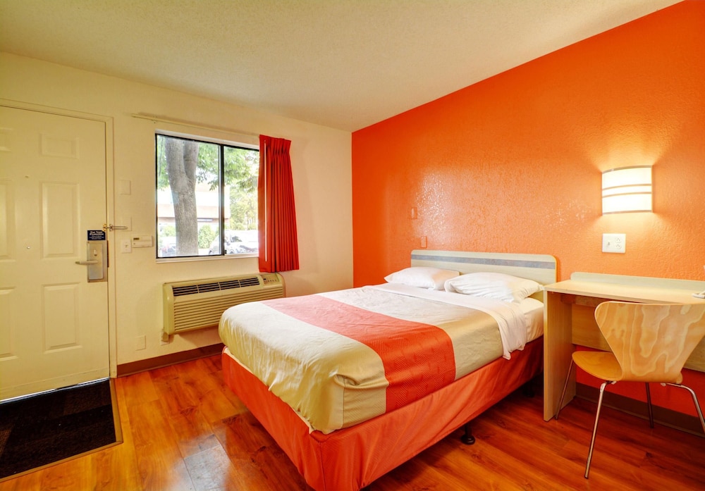 Motel6 Wethersfield, CT - Hartford 42/66