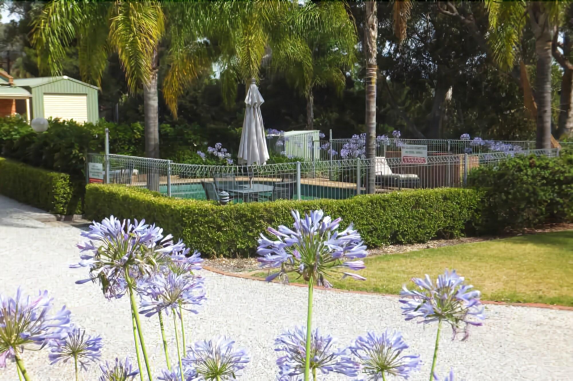 Commercial Golf Resort 24/31