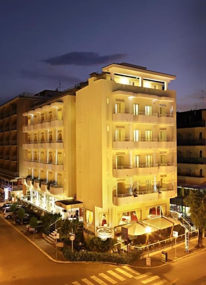 Mediterraneo Hotel and Suites 1/50