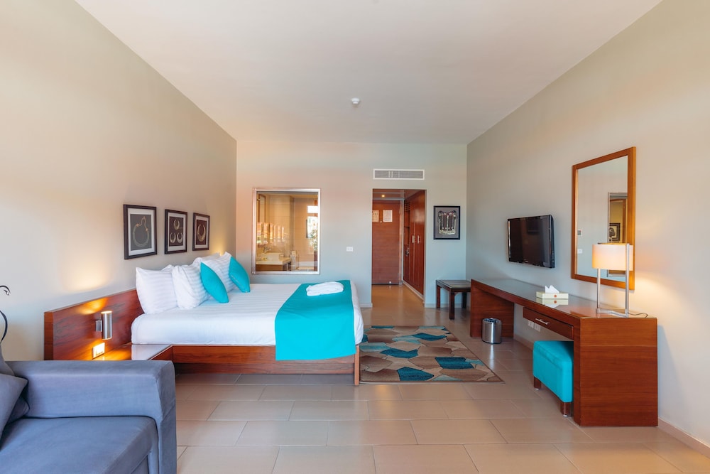 Nubian Village Hotel 40/70