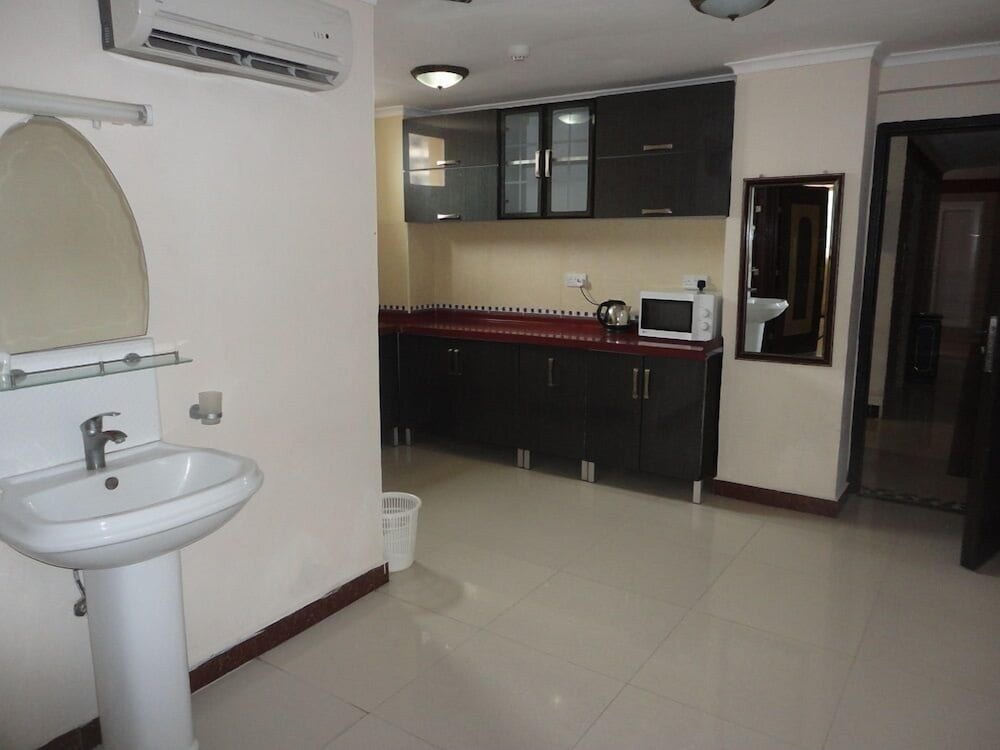 Urban Rose Hotel and Apartment 20/64