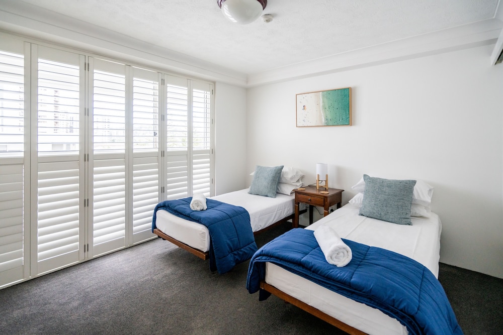 CASHELMARA BEACHFRONT APARTMENTS 18/28
