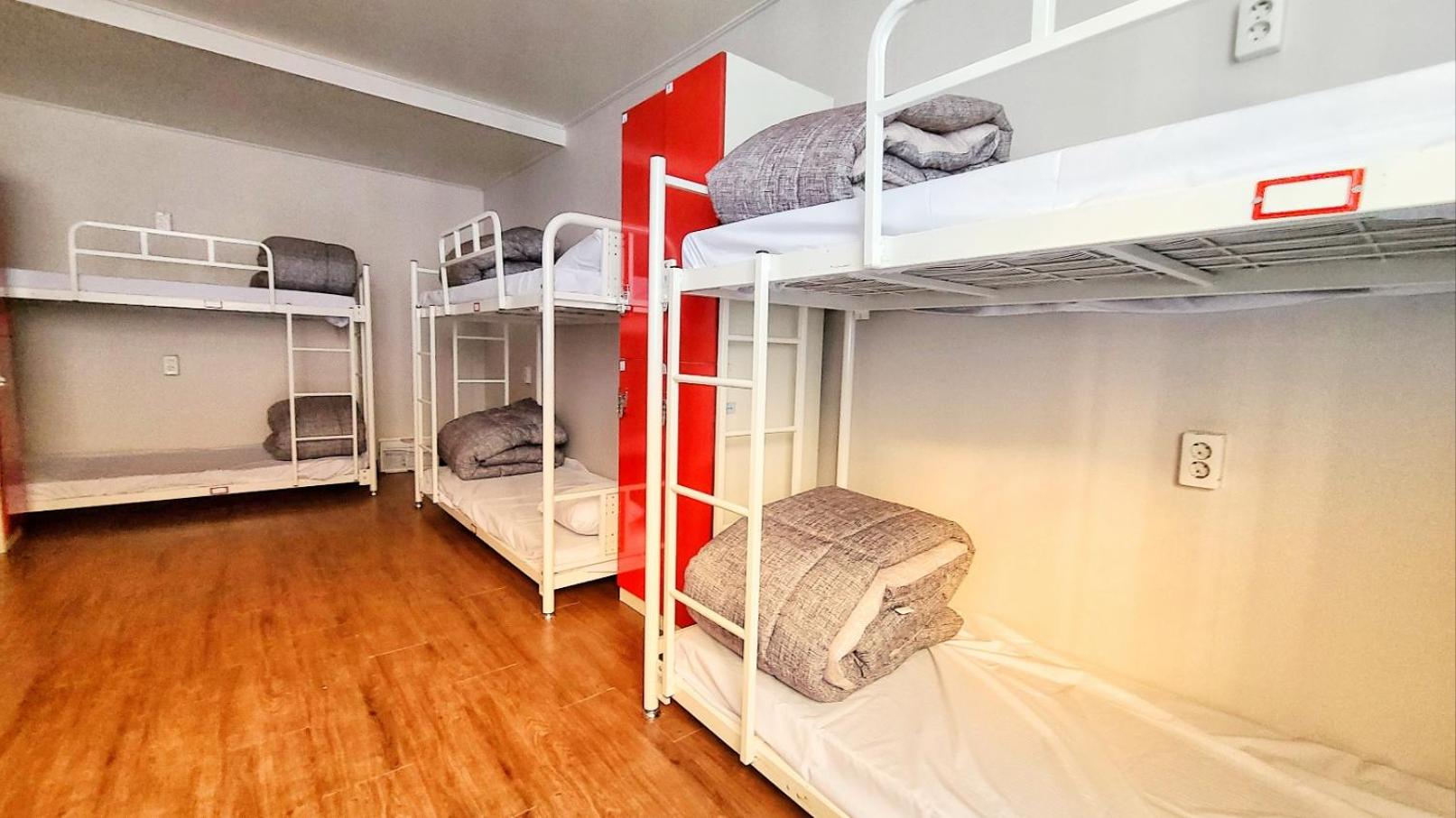 Mixed Dorm, 10 Beds