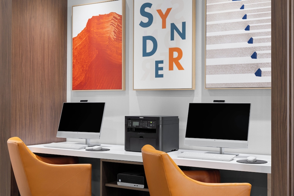 Holiday Inn Express Hotel Suites Snyder 48/54