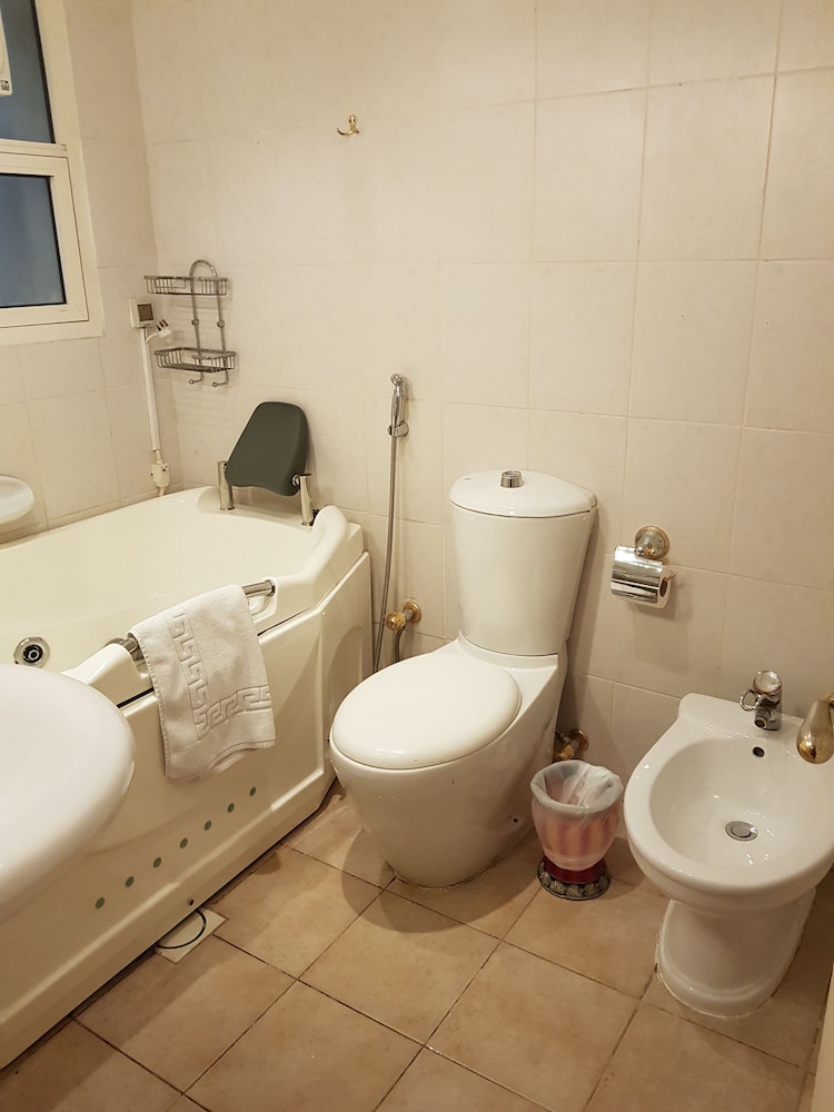 Al Jazeera Hotel Apartments LLC 30/30