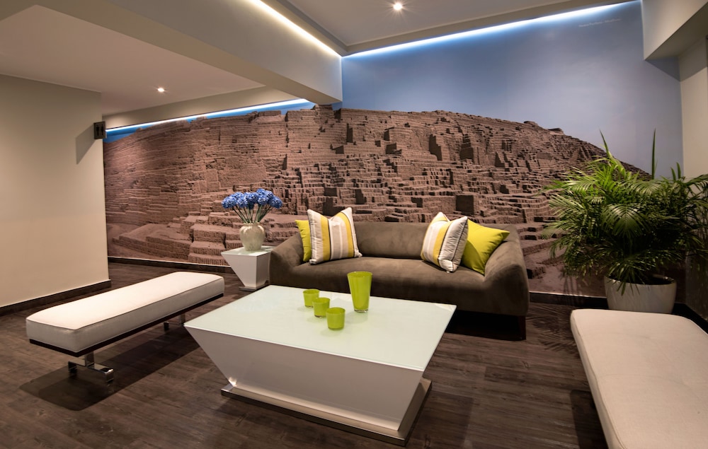 Mariel Hotel 35/53