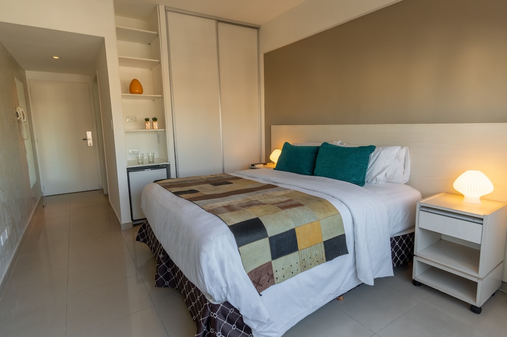 ISI BAIRES APART & SUITES 12/68