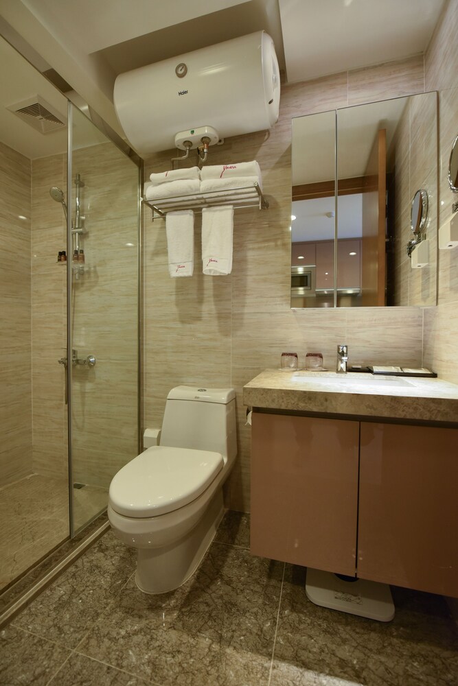 Yuwa Serviced Aparthotel 44/50