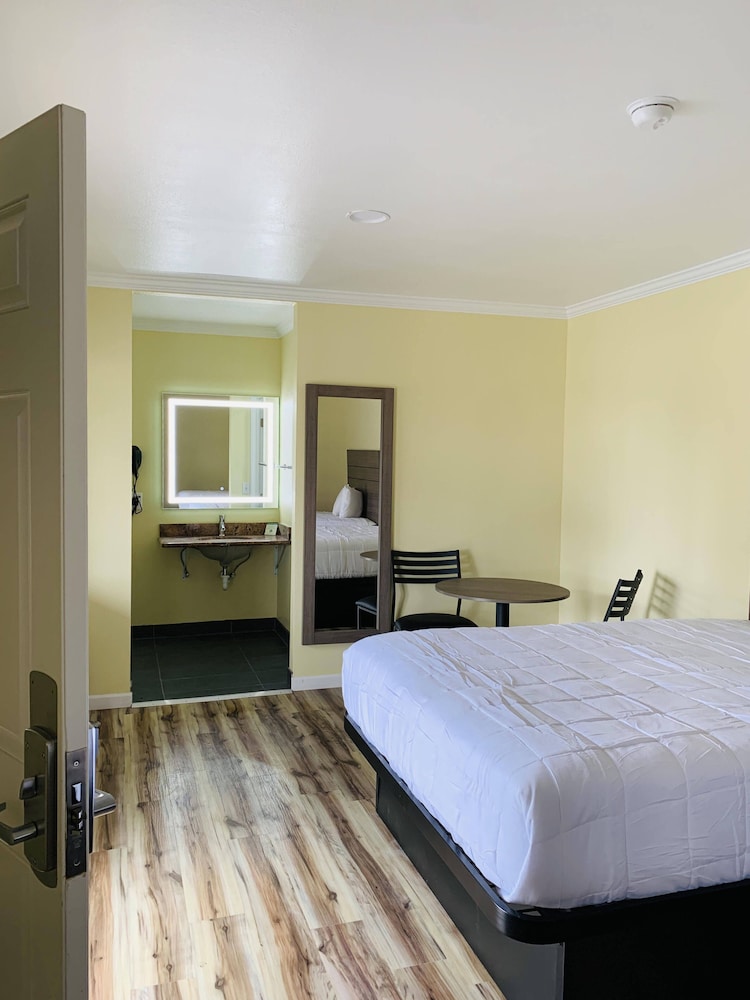 Estero Bay Motel 13/57