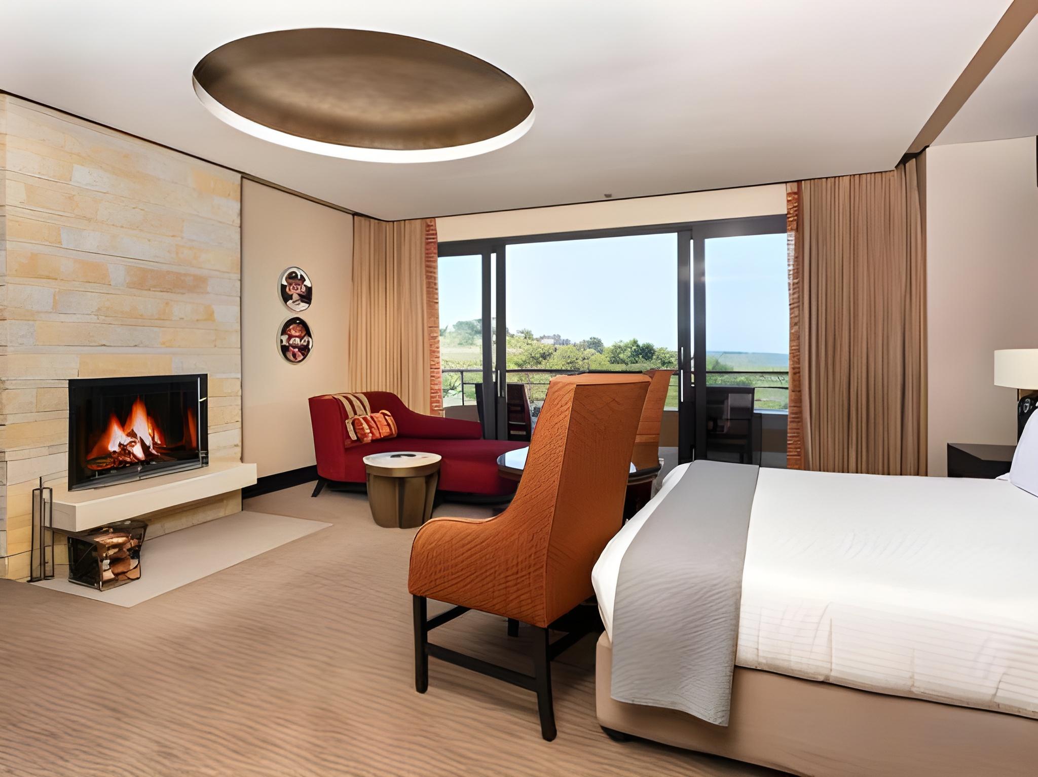 Sky, Suite, King Bed, with View, Large